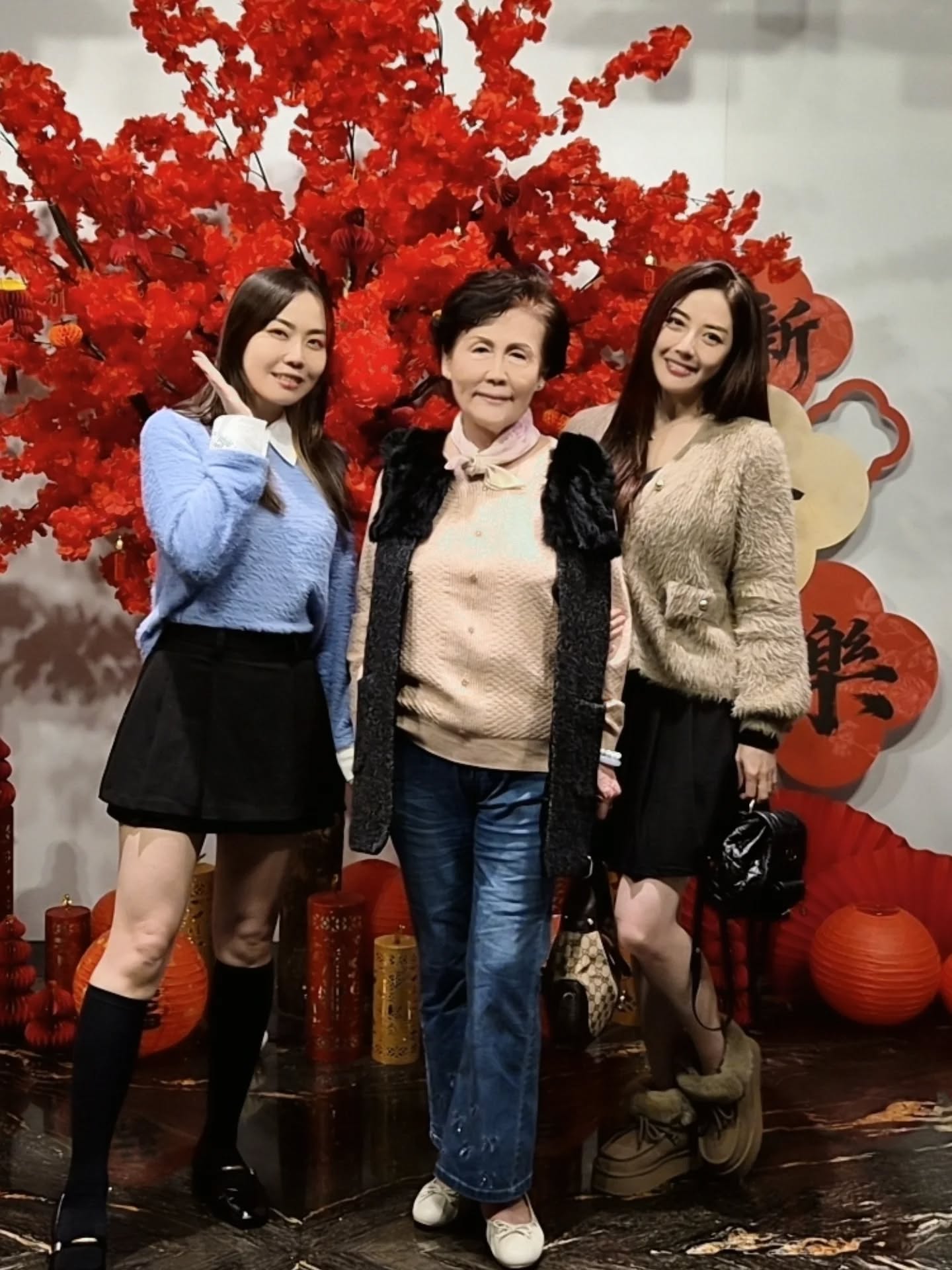 韓瑜(右)珍惜和媽媽、妹妹相聚的時光。(圖/翻攝自韓瑜臉書)