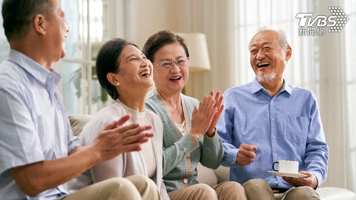 老來有福!3生肖女「晚年命最好」 有人陪、有錢花、有話語權