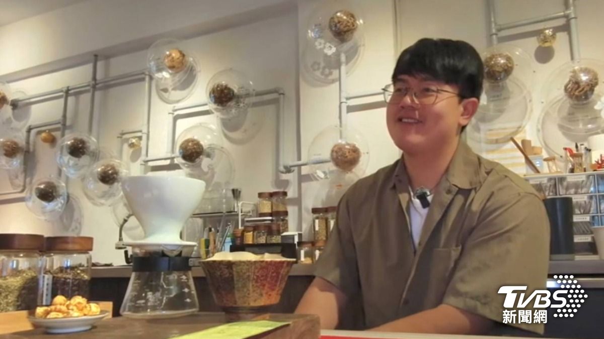 青草店「老濟安」變身成茶吧。(圖/TVBS)