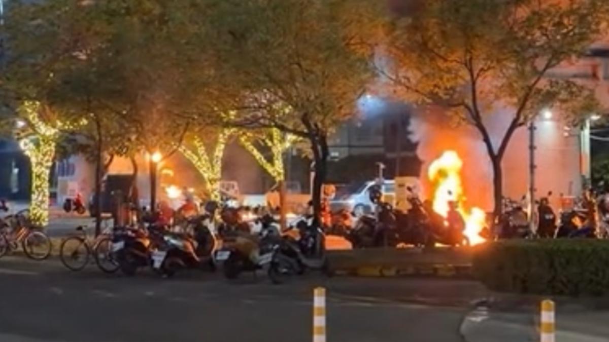 有片/屏東林邊男火車站外丟汽油彈「炸火光」民眾尖叫 嚇人畫面曝