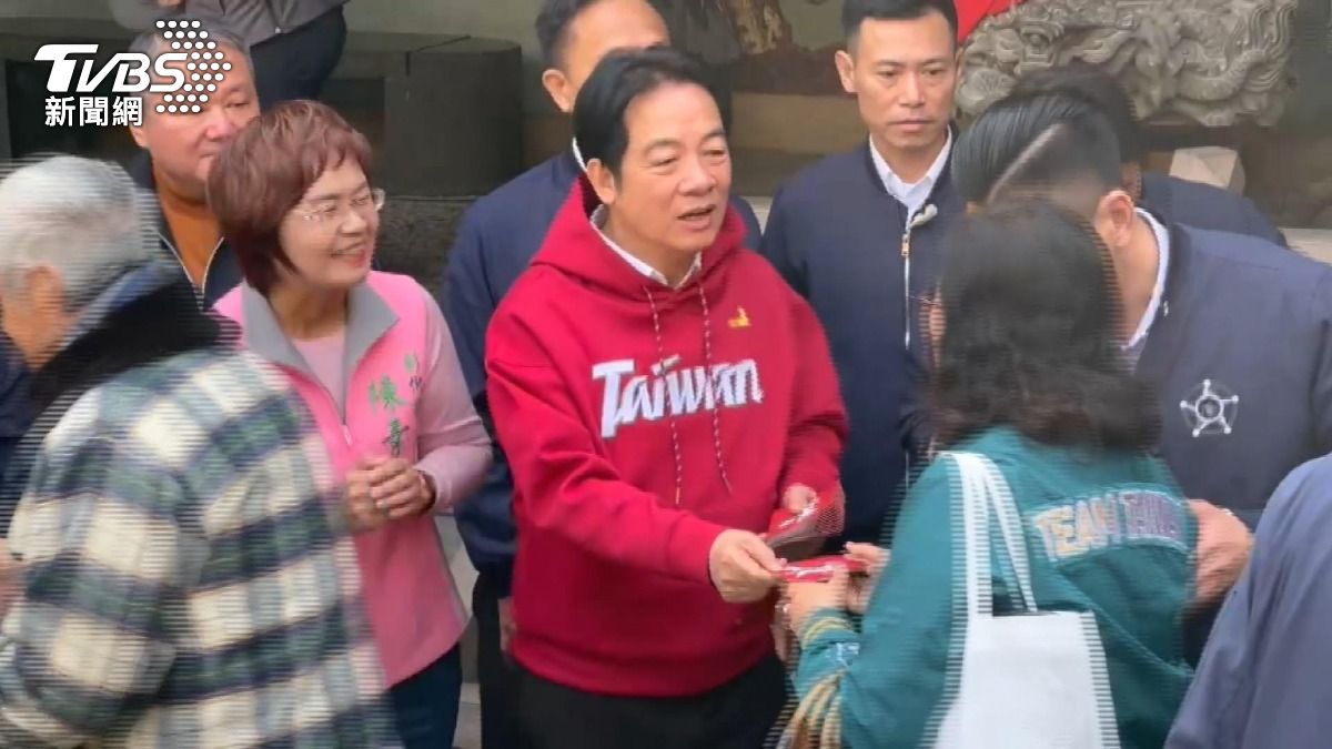 賴清德鹿港發福袋報喜訊 今年經濟成長率「上看8%」。(圖/TVBS)