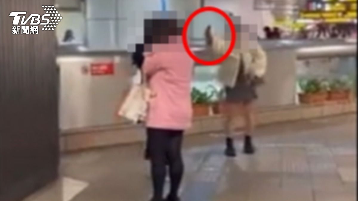 北車談判,女竟狂噴辣椒水。(圖/王樂翔提供)