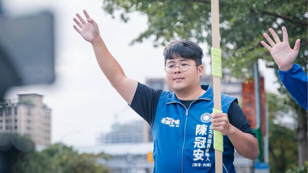 陳冠安分析賴清德點名陳其邁幫忙中央的目的。(圖/翻攝陳冠安臉書)