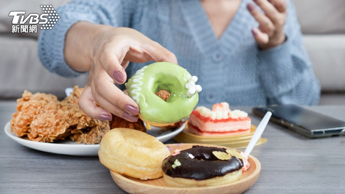 年輕瘦妹「重度脂肪肝」!體脂飆41% 日常3習慣害慘釀禍