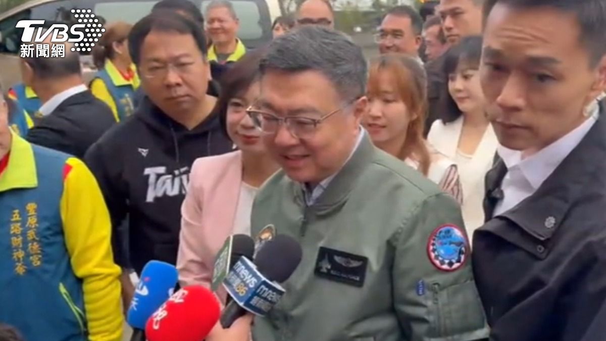 卓榮泰回應國運籤神明啟示,喊話「台灣不亂就免撥」。(圖/TVBS)
