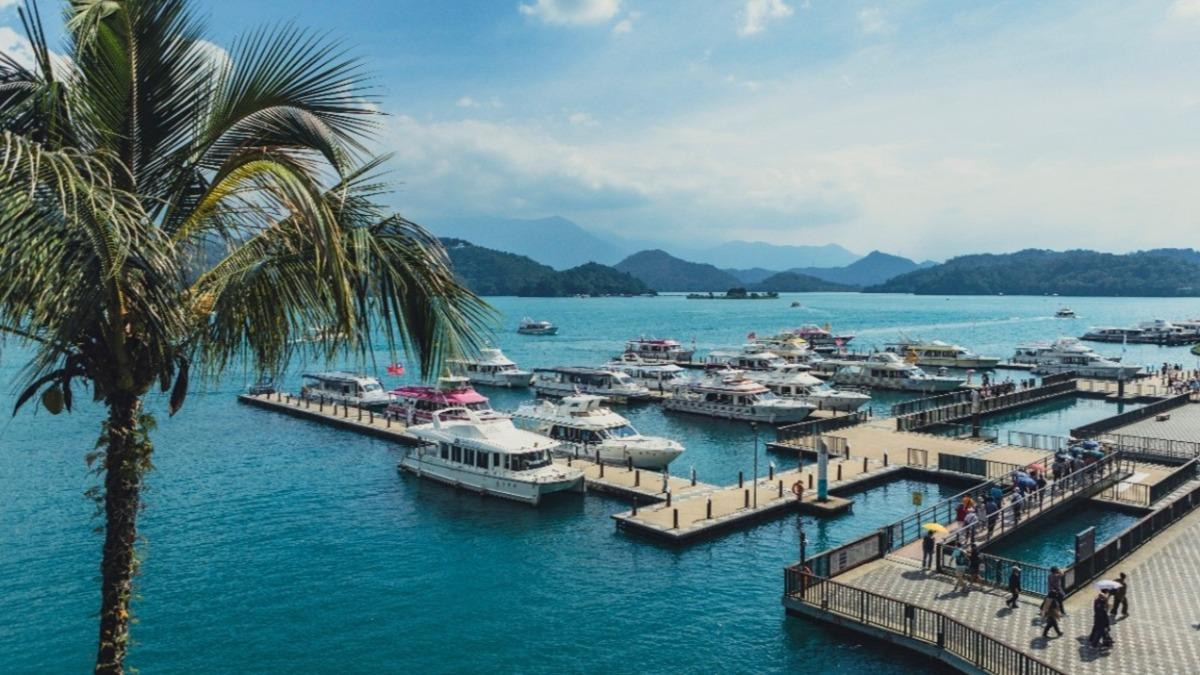 老街-商圈-美食-景點-迪化街-東海藝術街-逢甲商圈-旗山老街-三鳳中街-台東鐵花村