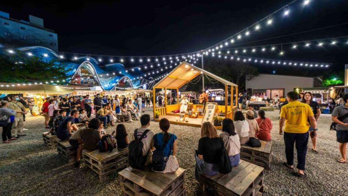 老街-商圈-美食-景點-迪化街-東海藝術街-逢甲商圈-旗山老街-三鳳中街-台東鐵花村