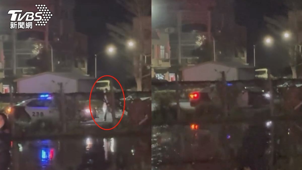 就在警消人員疲於處理之際,葉姓男子突然起身行動,搖搖晃晃地走向停放一旁且未熄火的巡邏警車,隨即打開車門、坐上駕駛座後揚長而去。(圖/民眾提供)