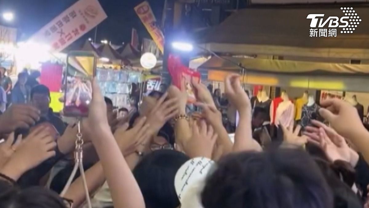 屏東潮州成功刮走100萬，得主霸氣發彩券當紅包，給大家沾喜氣。（圖／翻攝Threads_cc92180）