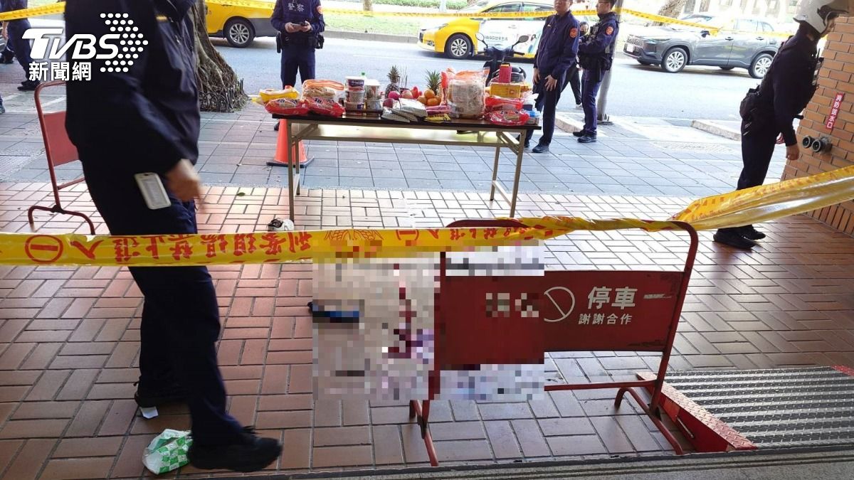 現場血跡斑斑。(圖/讀者提供)