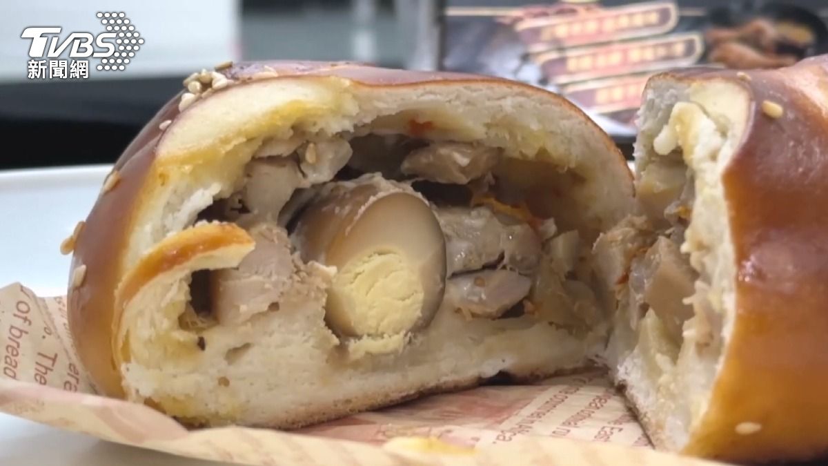 金黃烤雞竟是麵包!外型超逼真 內餡真有麻油雞