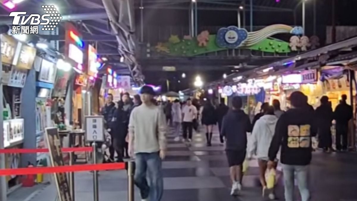 花蓮東大門夜市是全台唯一取得五星金賞的夜市，去年人潮回升至7百萬人次。（圖／TVBS）