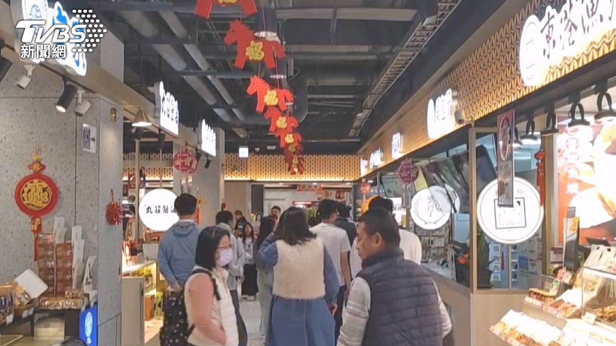 西螺服務區，春節期間湧入18萬人。（圖／TVBS）