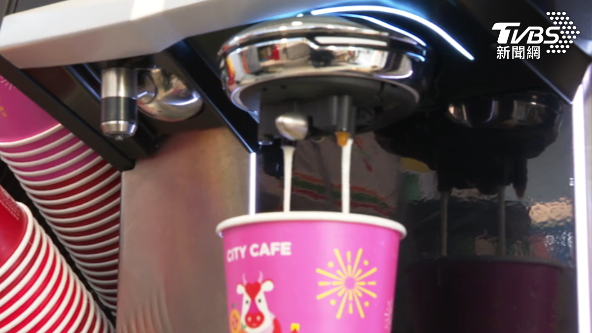 開工優惠，咖啡買8送8PK整壺免運。（圖／TVBS）