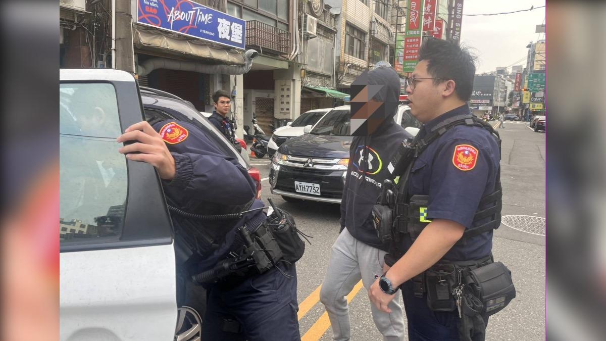 酒後續攤車上開槍當放煙火 警網迅速圍捕 這下只能警局續攤了