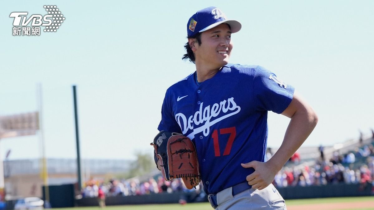 洛杉磯道奇隊球星大谷翔平,在熱身賽首戰敲出安打。(圖/達志影像美聯社)