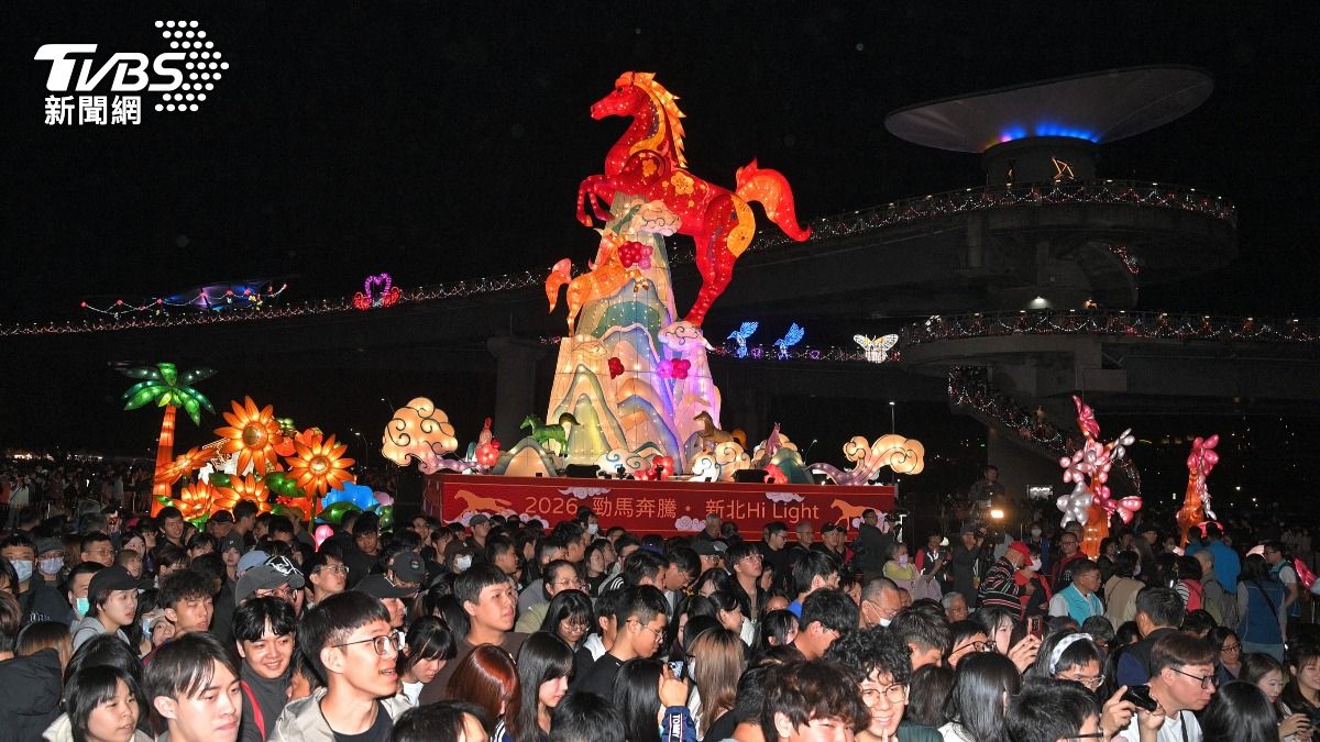 2026新北燈會馬年主燈。(圖/胡瑞麒攝)