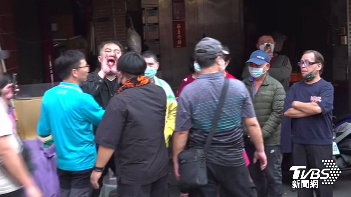 綠白支持者互嗆(圖/TVBS資料畫面)