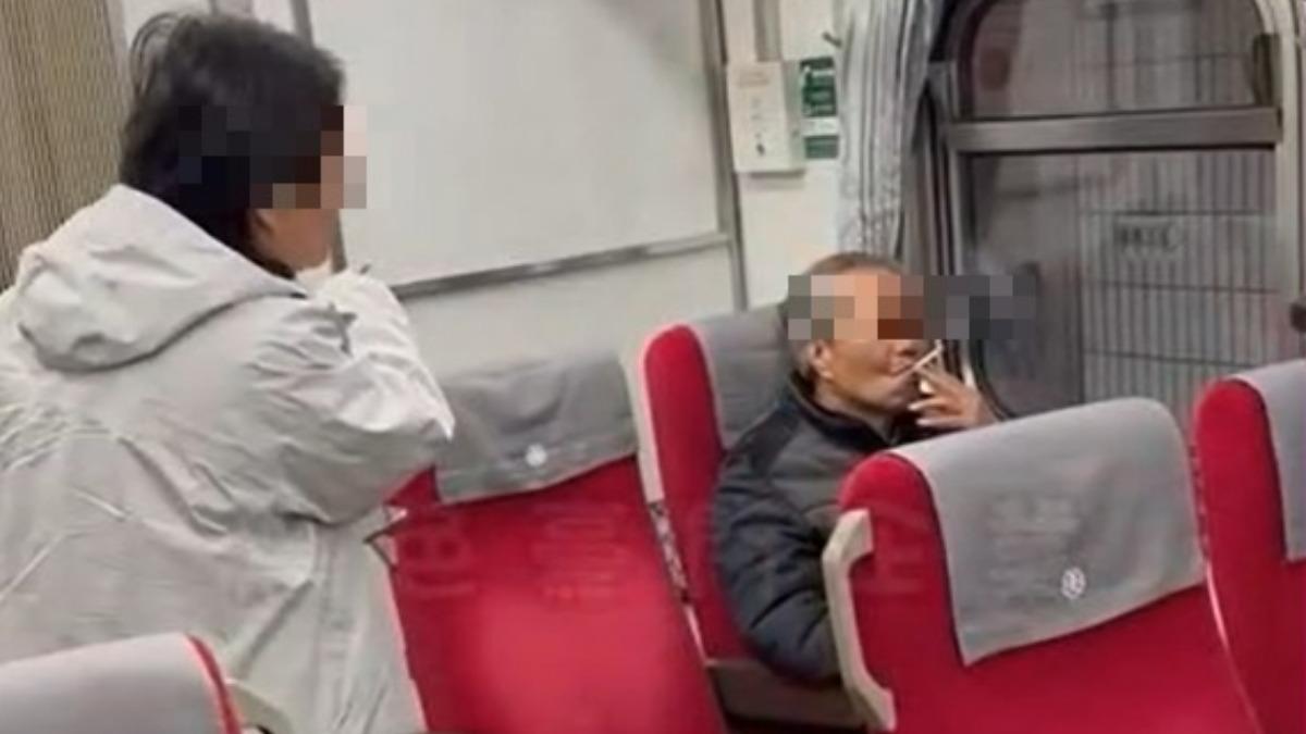老翁自強號內抽菸「吞雲吐霧」　乘客勸阻反遭嗆：妳叫人啊