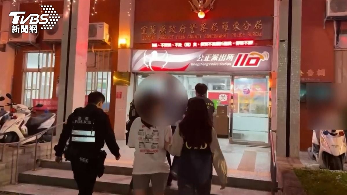 警方以現行犯身分逮捕9名涉案人員。（圖／TVBS）