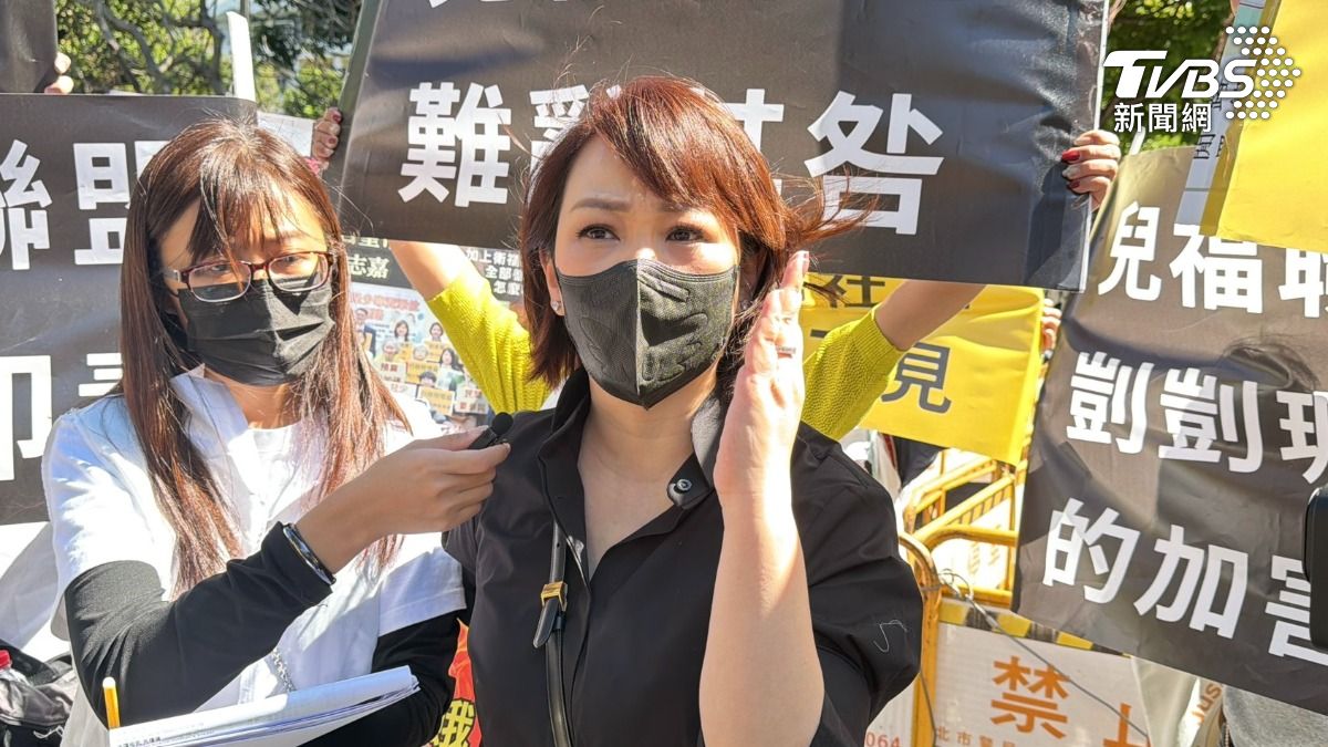 剴剴案/一夜掉3顆牙「保母帶就醫無異狀?」 剴剴戰士怒:兒福詐團