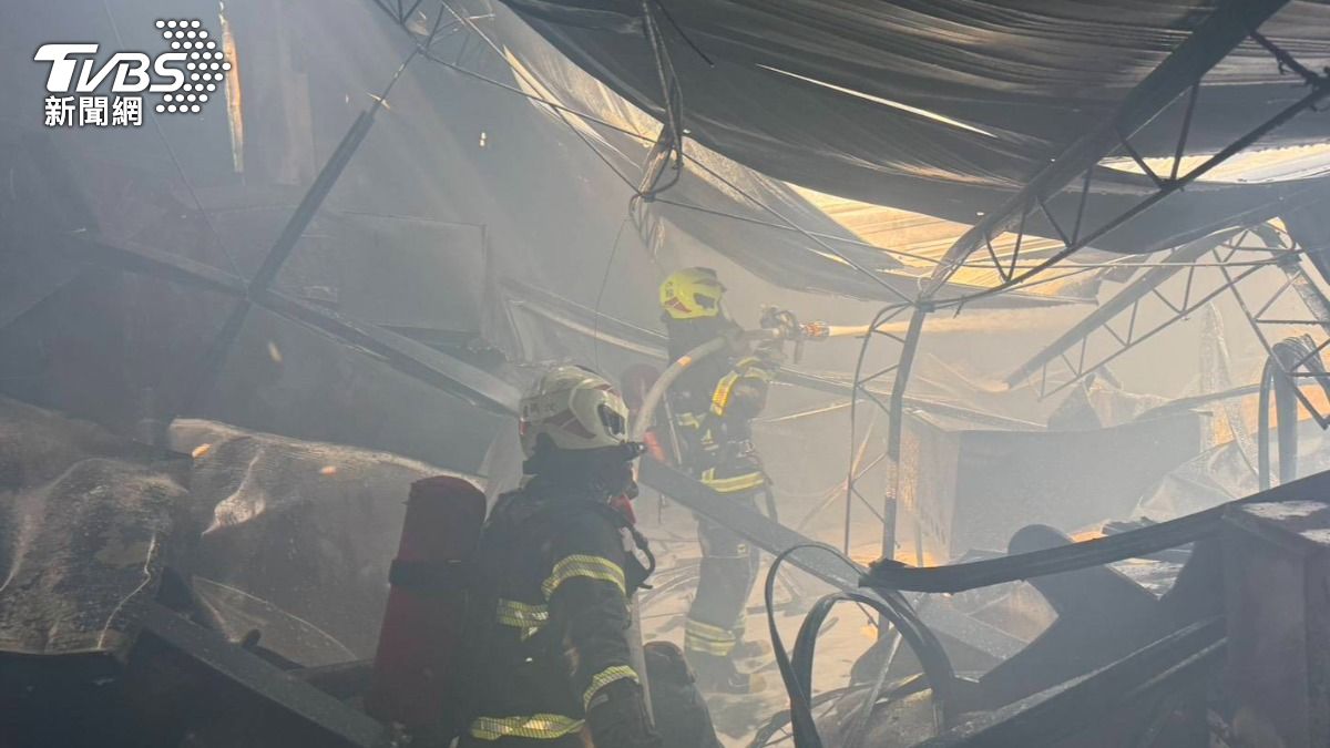 開工首日意外！屏東食品工廠火警　濃煙狂竄、5人緊急送醫