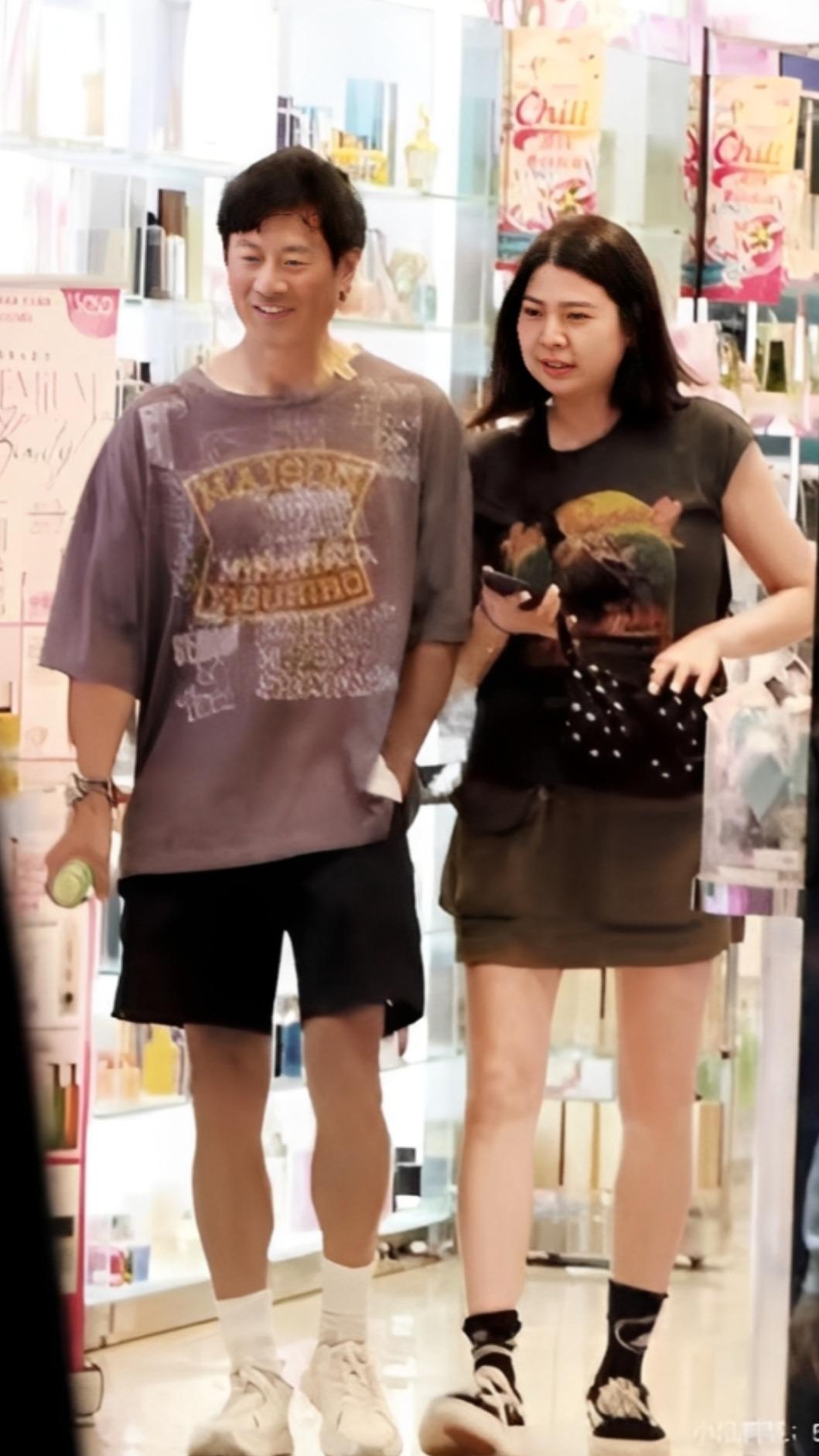 黃德斌，於2018年與愛情長跑13年的圈外女友Joyce步入婚姻殿堂，兩人婚後感情穩定。（圖／翻攝自小紅書）