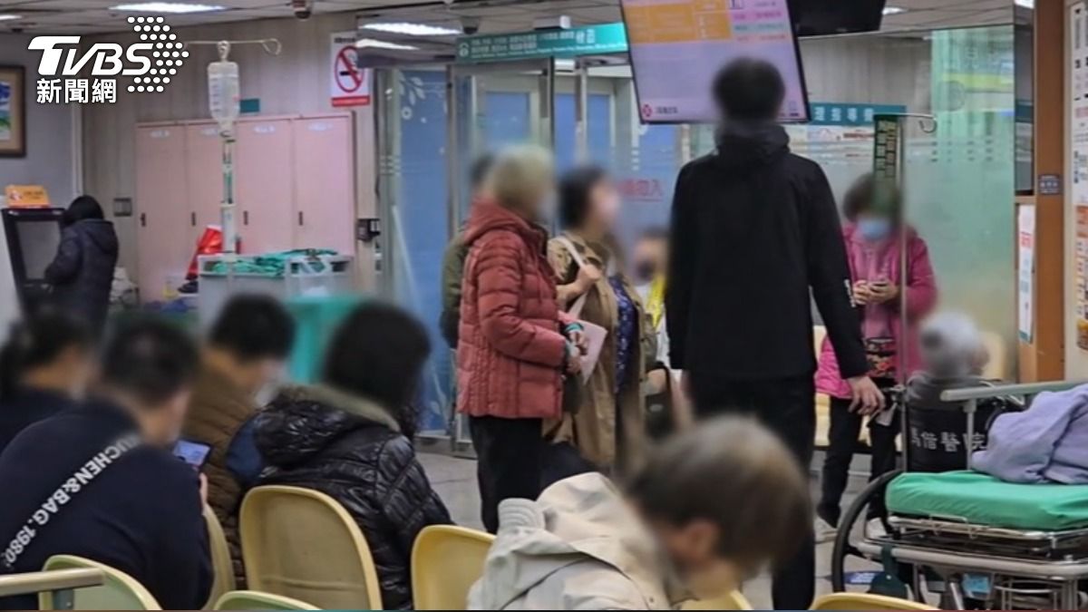 診間外搭訕推銷「特效藥」,癌友、長者當心淪詐騙肥羊。(圖/TVBS)
