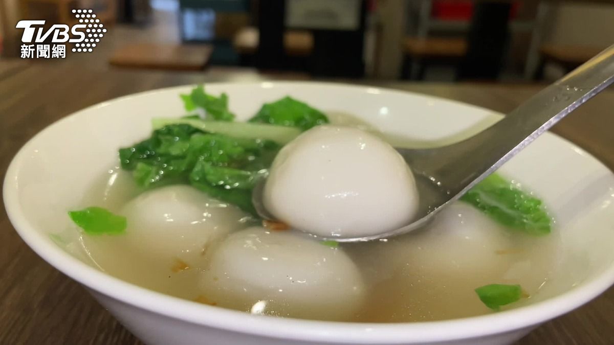 蘇媽媽湯圓通化店的鮮肉湯圓調漲五元。(圖/TVBS)
