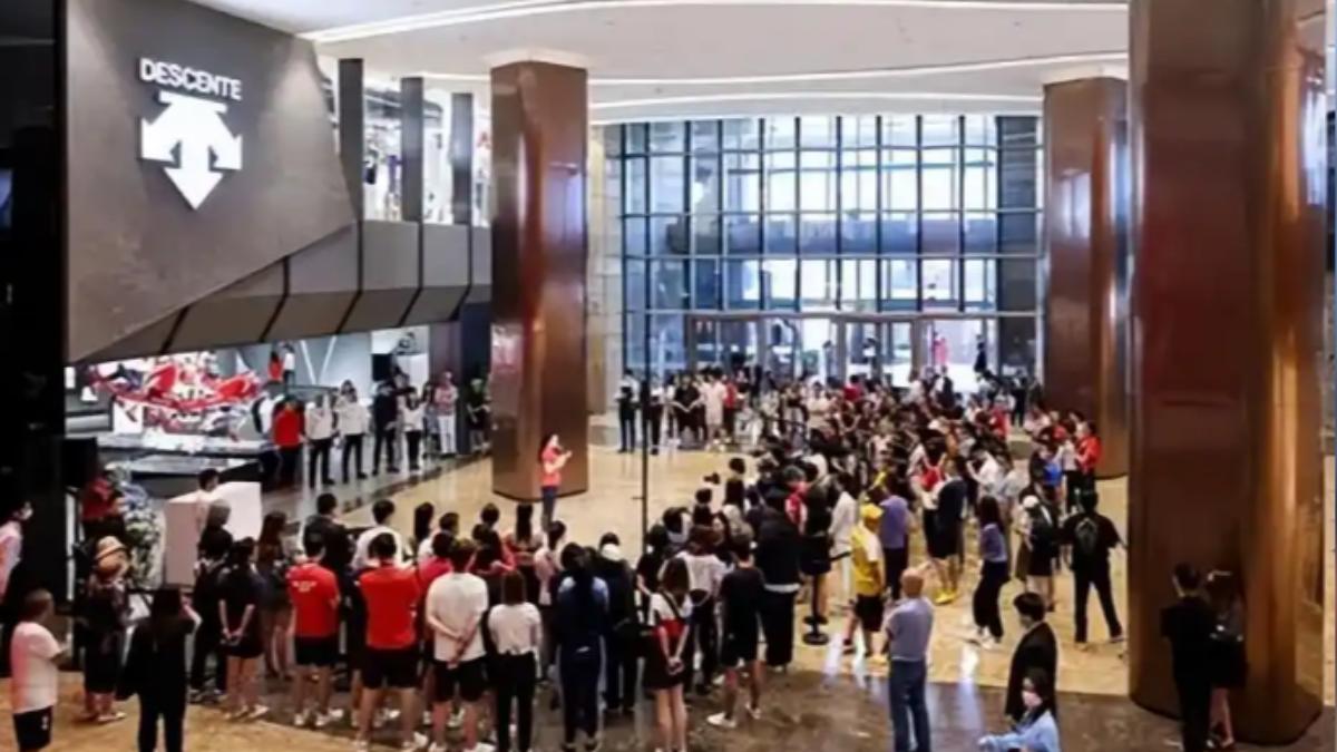 萬元滑雪服東北爆紅!公務員人手一件 三箭頭藏生存哲學