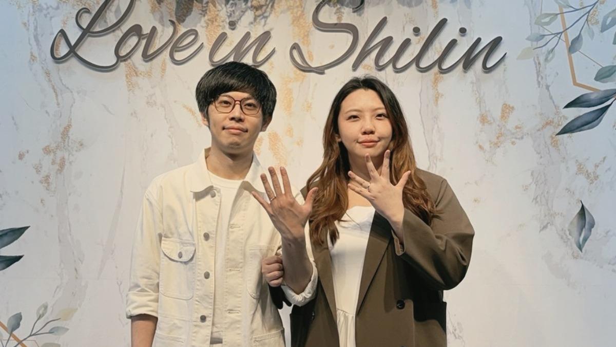 LNG Live成員老王與八毛登記結婚了。（圖／翻攝自臉書）