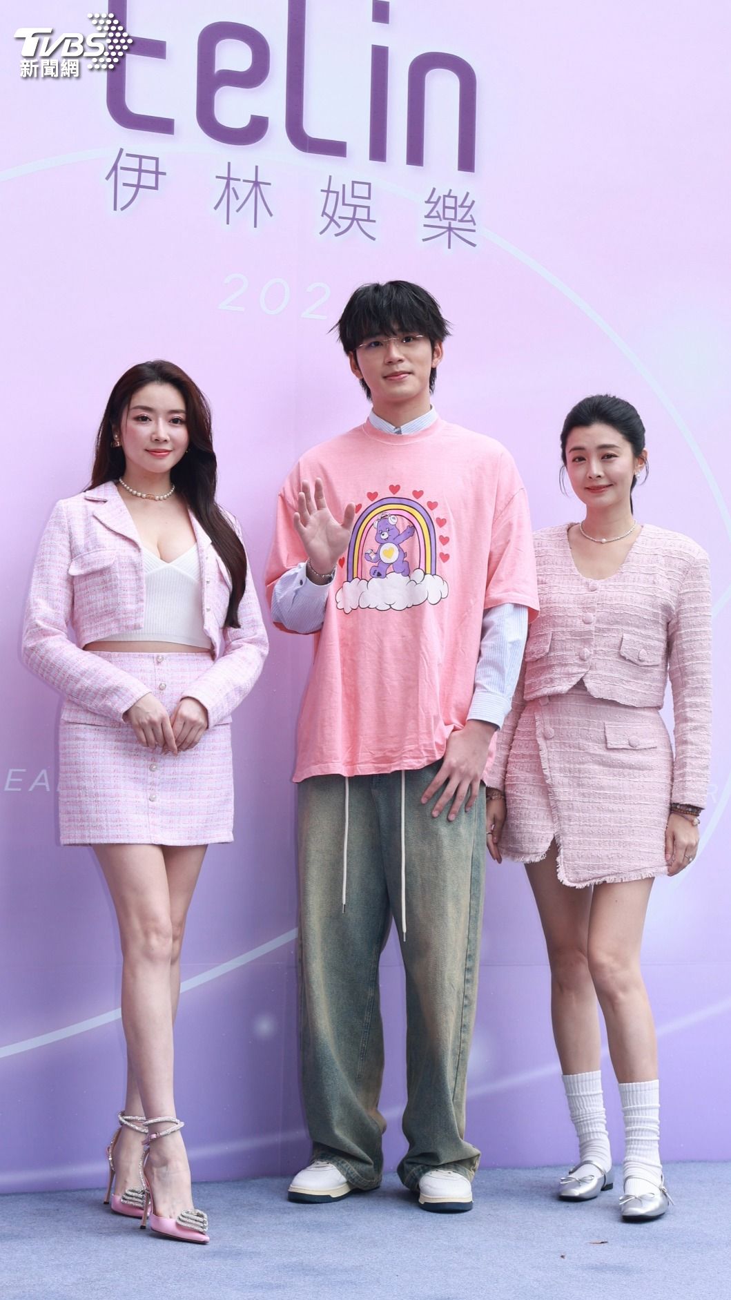 成語蕎(左起)、王品澔、夏如芝新春拜年。(圖/黃城碩攝)