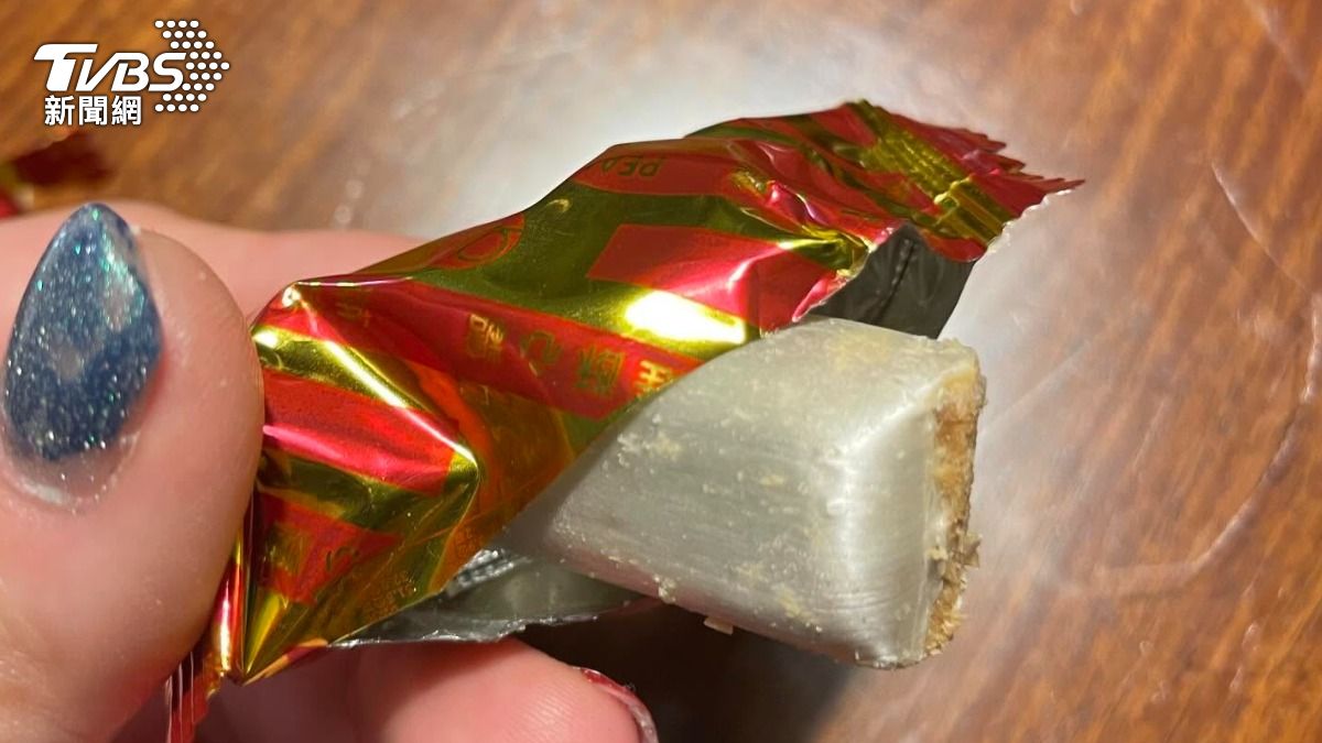 嫌老派難吃！「1零嘴」她吃上癮　全場讚爆：包裝醜但超好吃