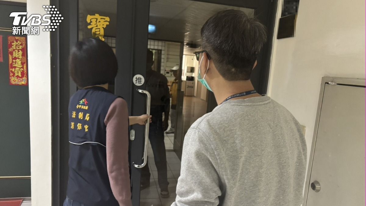 台中市政府前往稽查。(圖/TVBS)