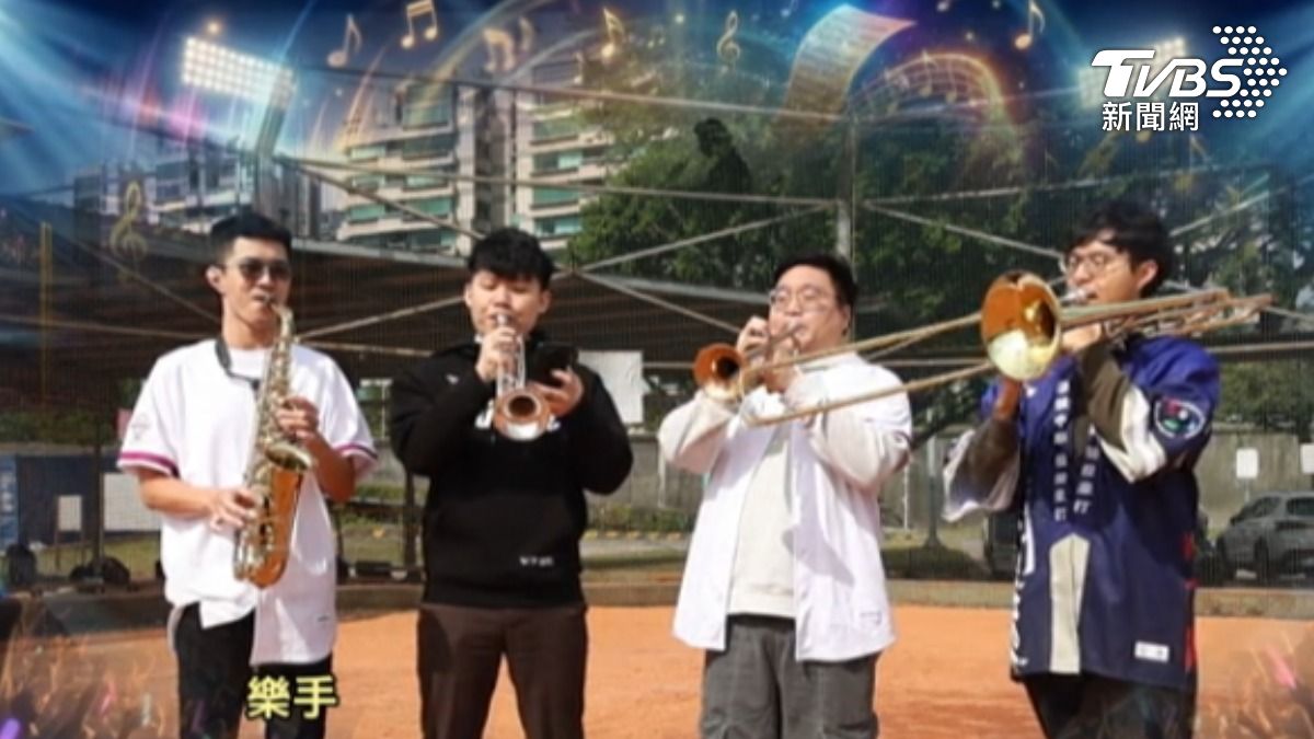 樂手自費前往應援(圖/TVBS)
