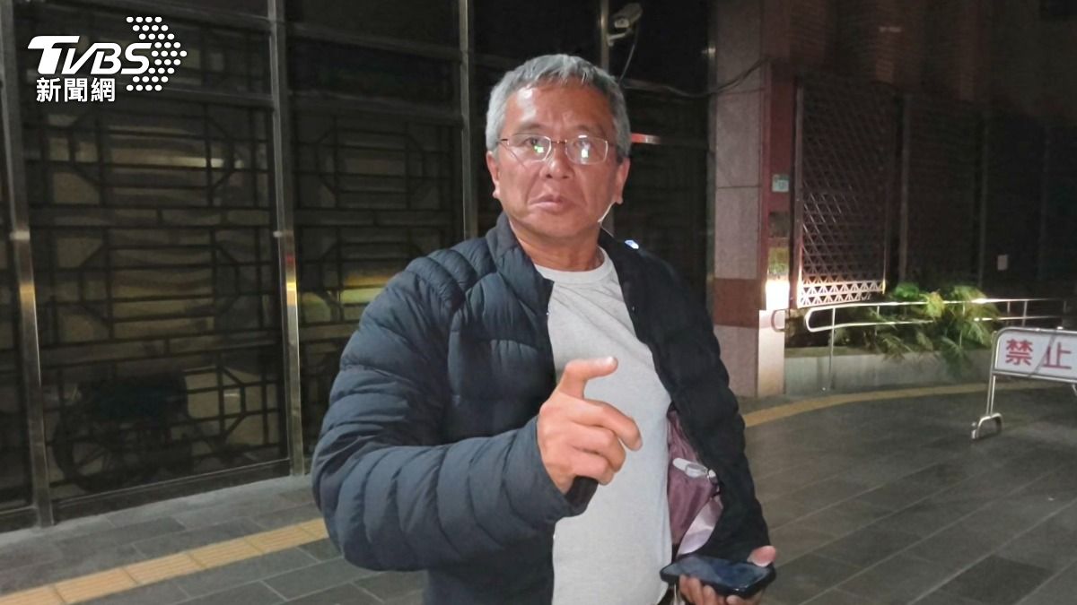 裕田集團合夥人謝益宏訊後以80萬元交保並限制出境出海,離開地檢時控訴永豐銀行教唆開假發票。(圖/陳冠宇攝)