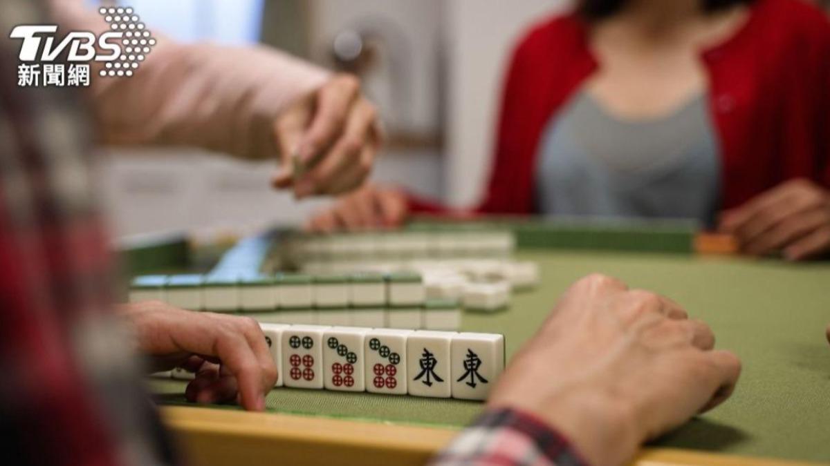 打牌「多1動作」血糖降52%？研究曝：關鍵在小腿