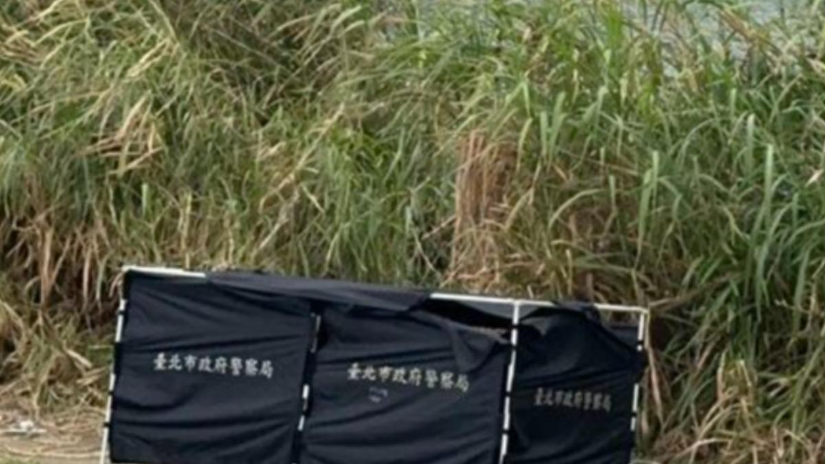 快訊／北市河濱公園驚見男浮屍　卡消波塊明顯死亡