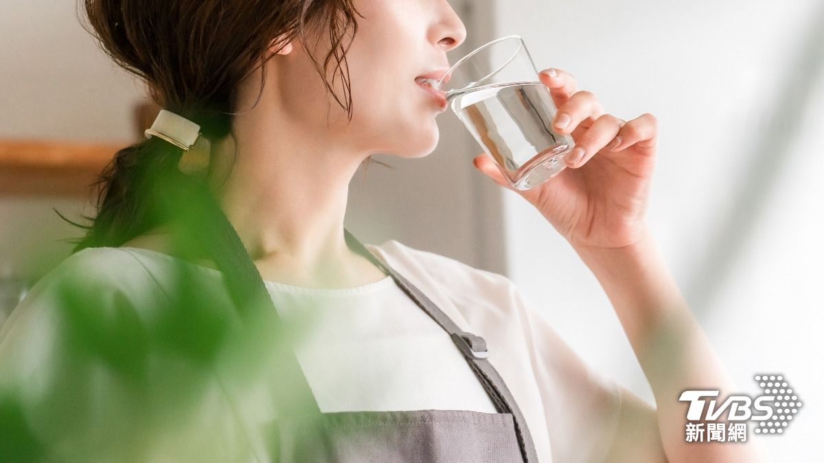喝鹼性水能調體質?營養師打臉:多吃「這類菜」才是關鍵
