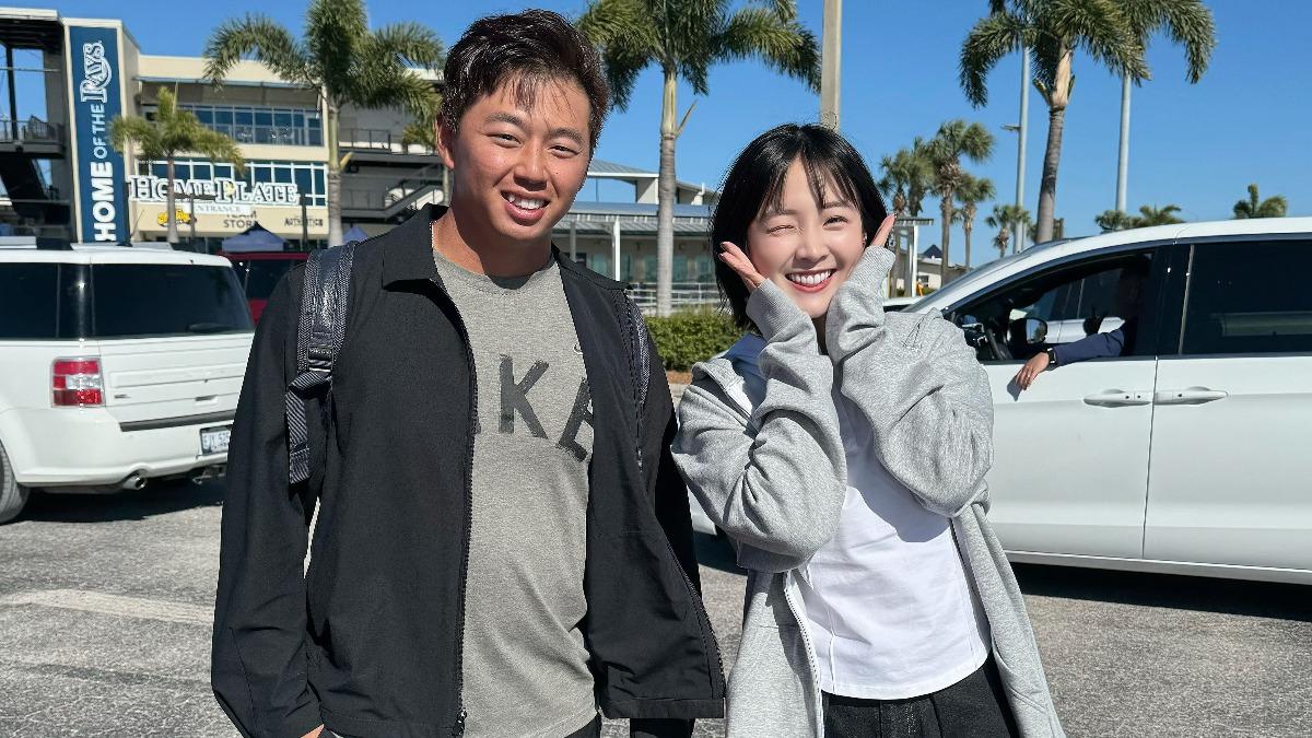 籃籃網友是旅美球星鄭宗哲!衝MLB春訓應援助威 他羞回:我在上班