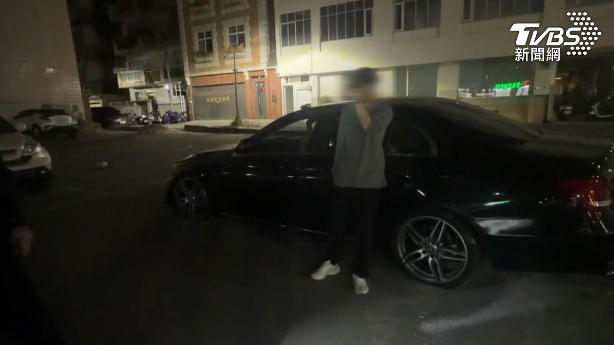 初步分析事故原因為張姓男子酒後駕車所致 已依公共危險罪移送高雄地檢署偵辦。(圖/TVBS)