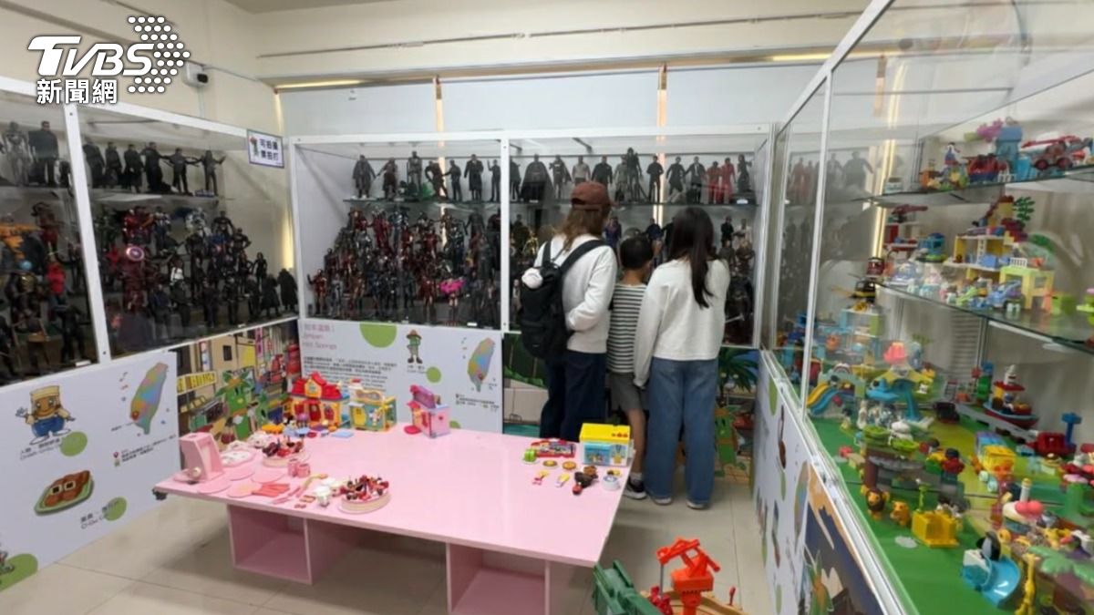 砸千萬買玩具30年不賣!他打造博物館。(圖/TVBS)