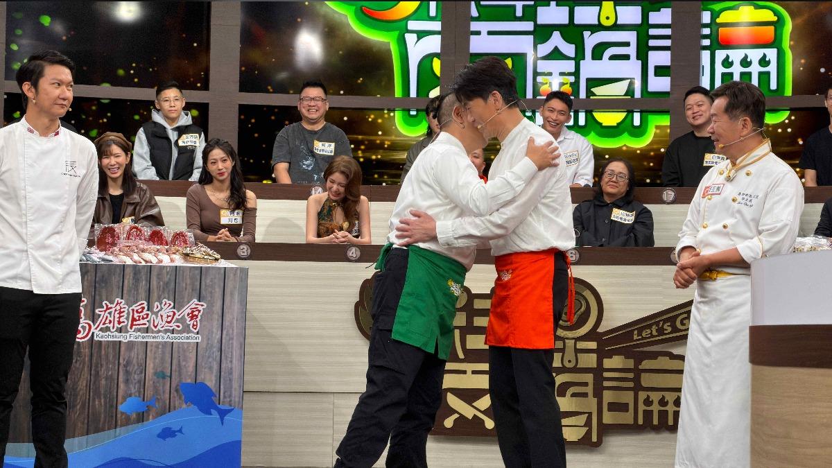 邰智源與羅時豐互相擁抱打氣。 (圖/麥卡貝網路電視提供)