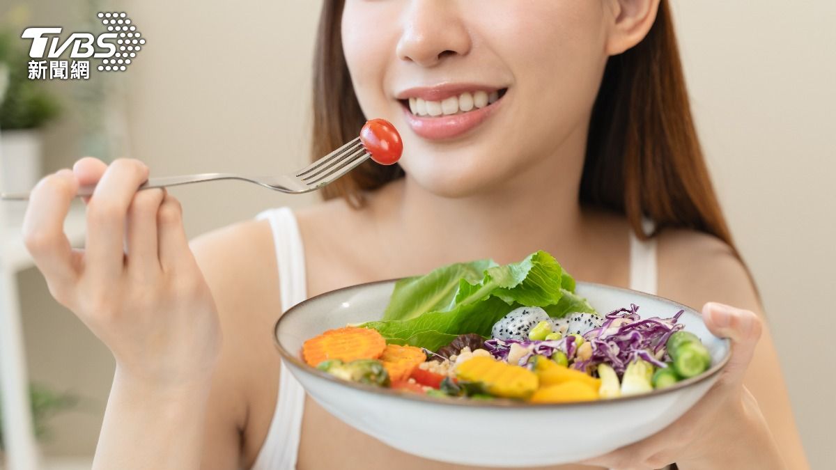 多吃菜、少吃肉才健康?英研究驚曝:素食者罹癌風險竟「翻倍」
