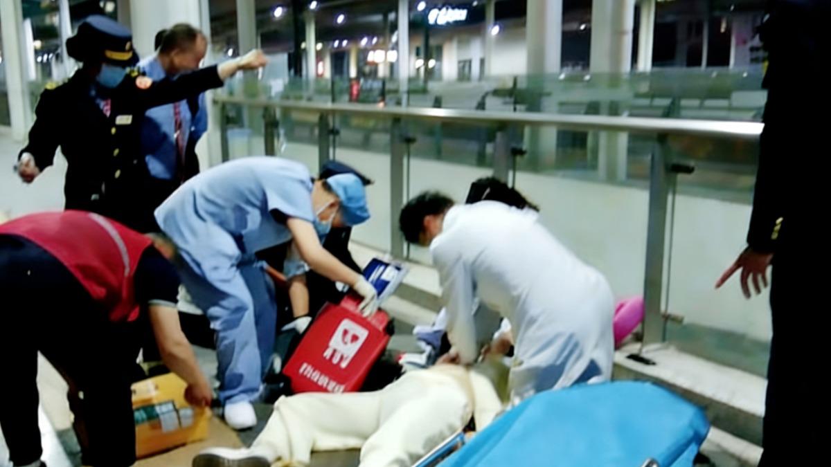 陸女大生久坐31小時心臟驟停！「急裝葉克膜搶救」撿回一命