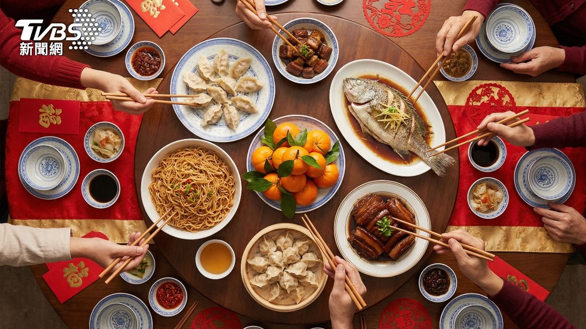 年後看病潮!醫揭春節爽吃恐「脂肪肝」:1類人肝臟全是油