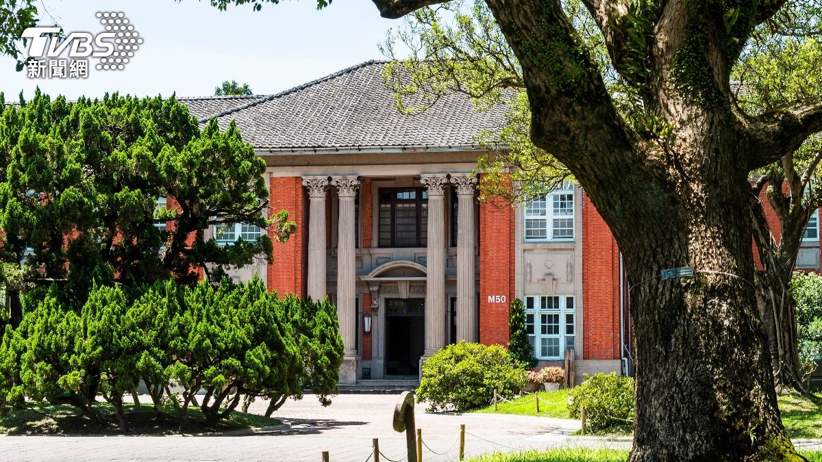 一名女子於網購平台販售偽學歷，賣家、顧客10人均被起訴。（示意圖／shutterstock達志影像）
