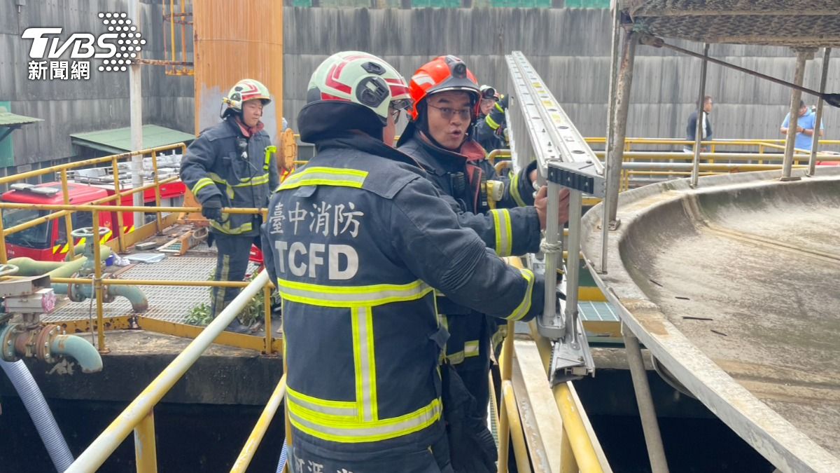 台中市消防局獲報,派遣第四大隊與大肚、梧棲、龍井分隊共計7車14人前往。(圖/TVBS)