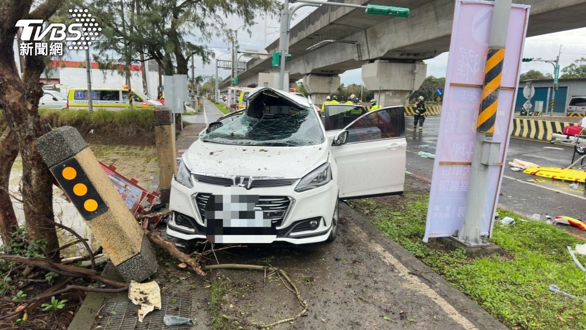 一家三口訪友遇劫!桃園休旅車遭大貨車撞飛 駕駛命危、妻女斷魂