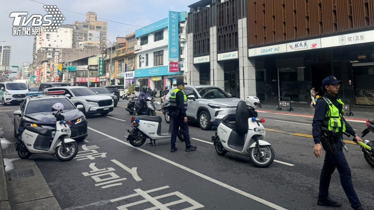 警方封鎖現場調查。(圖/TVBS)
